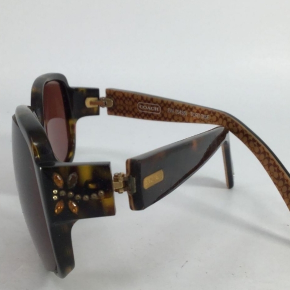 Coach eyeglasses and sunglasses eyewear - Picture 4 of 10